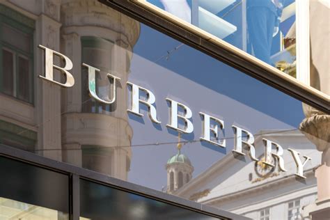 senior art director burberry